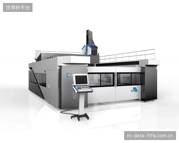 顶级品牌的SP700打击面壁厚均匀度误差已凭借五轴铣削技术控制在±0.01毫米内